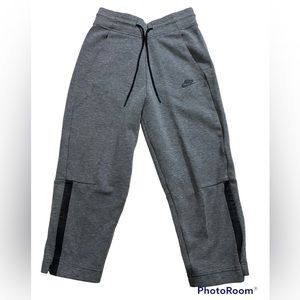 Nike Tech Fleece Capri Pants Women Size XS in EUC